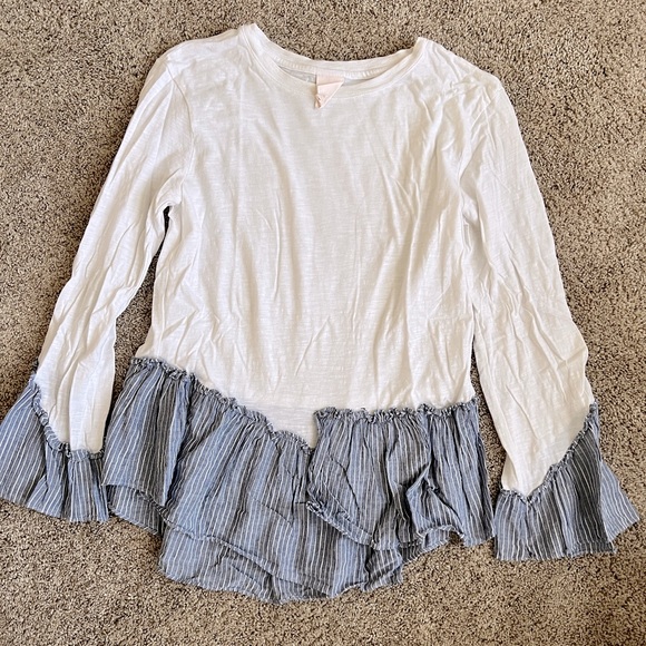 Cinq à Sept White Long Sleeve with pinstripe ruffle details, Size Small - Picture 1 of 4